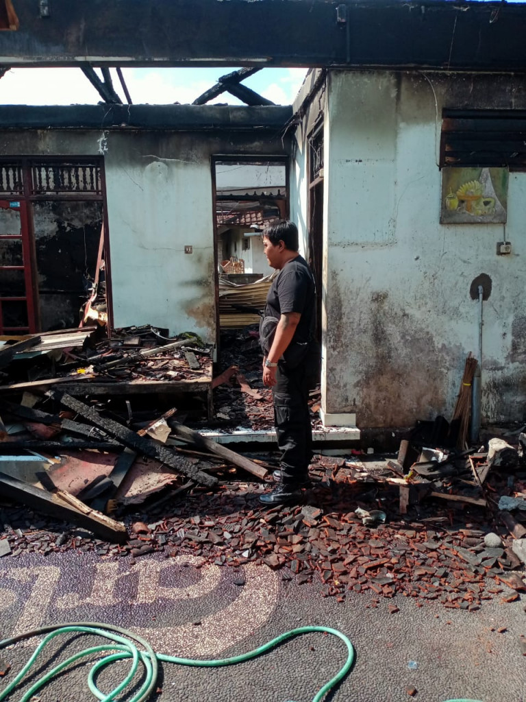 Kebakaran warung di Banjar Babakan Kangin, Desa Gulingan, Kecamatan Mengwi Tanggal 26 Juli 2024